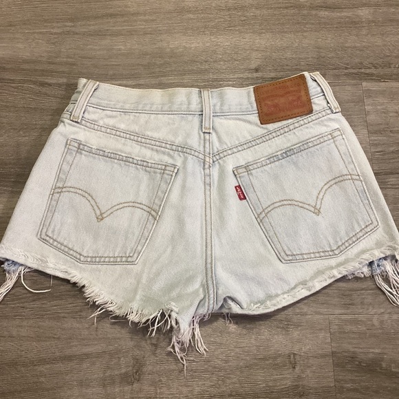 Levi’s jean shorts - Picture 3 of 4